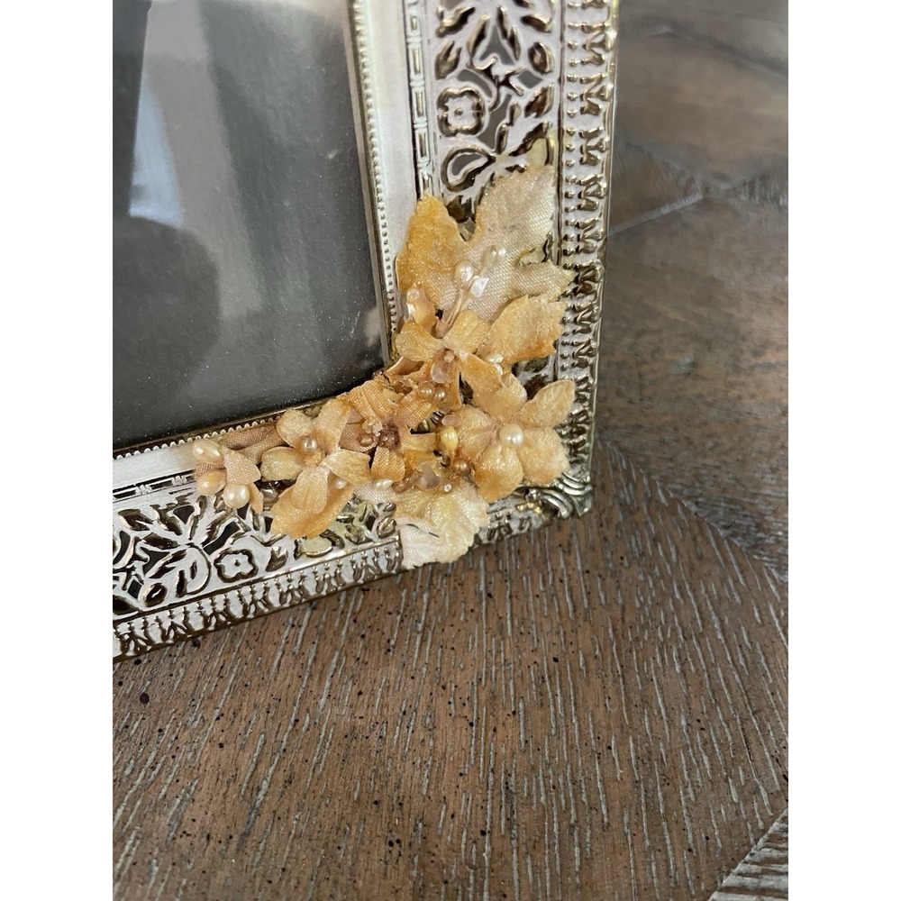 Vtg Ornate Gold White Tone Filigree Flower Embellished Picture Photo Frame  5x7 - Picture 4 of 12